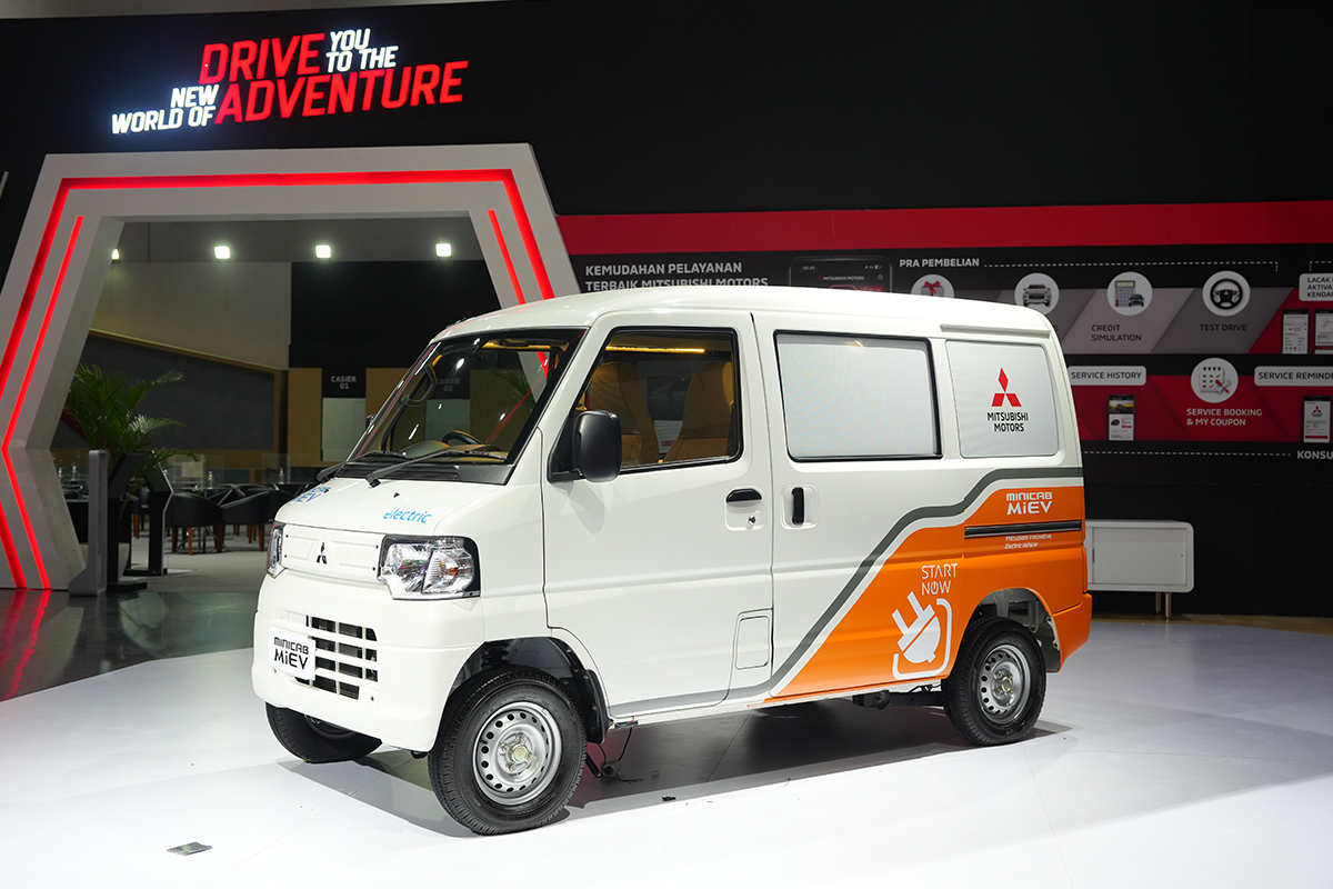 Xe điện Mitsubishi Minicab MiEV 2023 tại triển lãm Indonesia